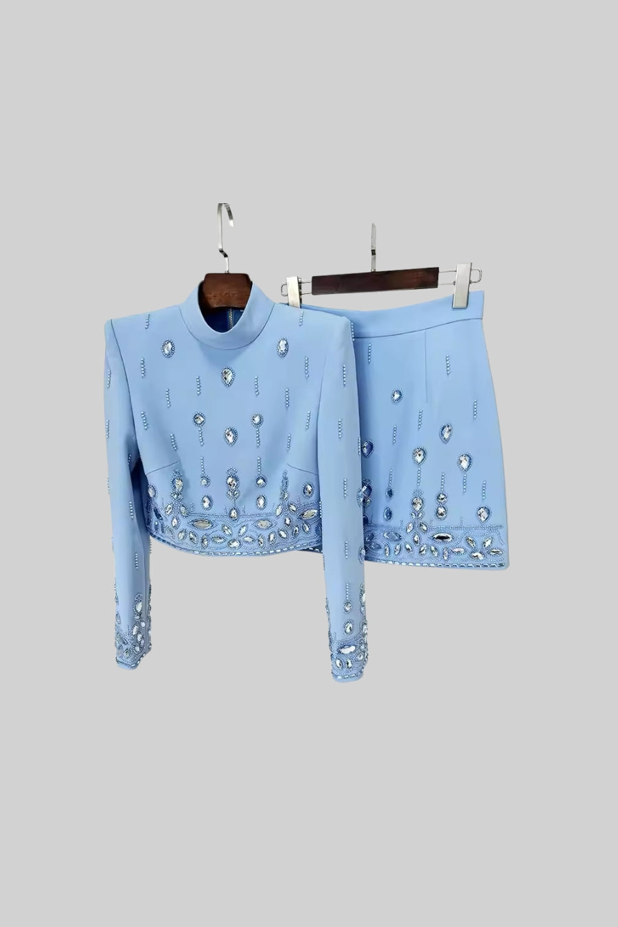 Conjunto com Aplicações de Diamantes e Mini Saia - Azul Bebé