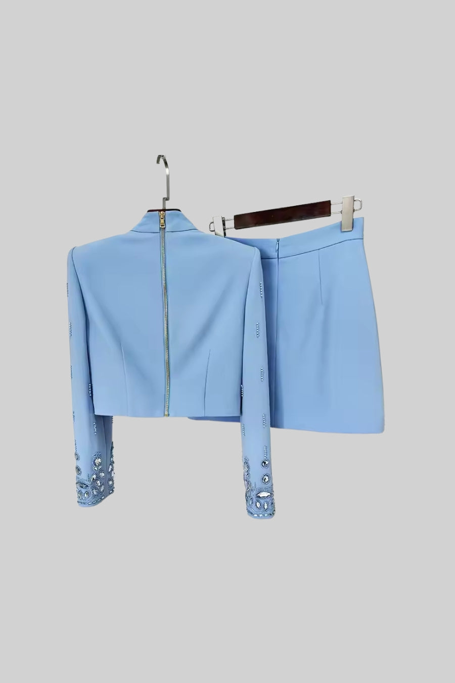 Conjunto com Aplicações de Diamantes e Mini Saia - Azul Bebé