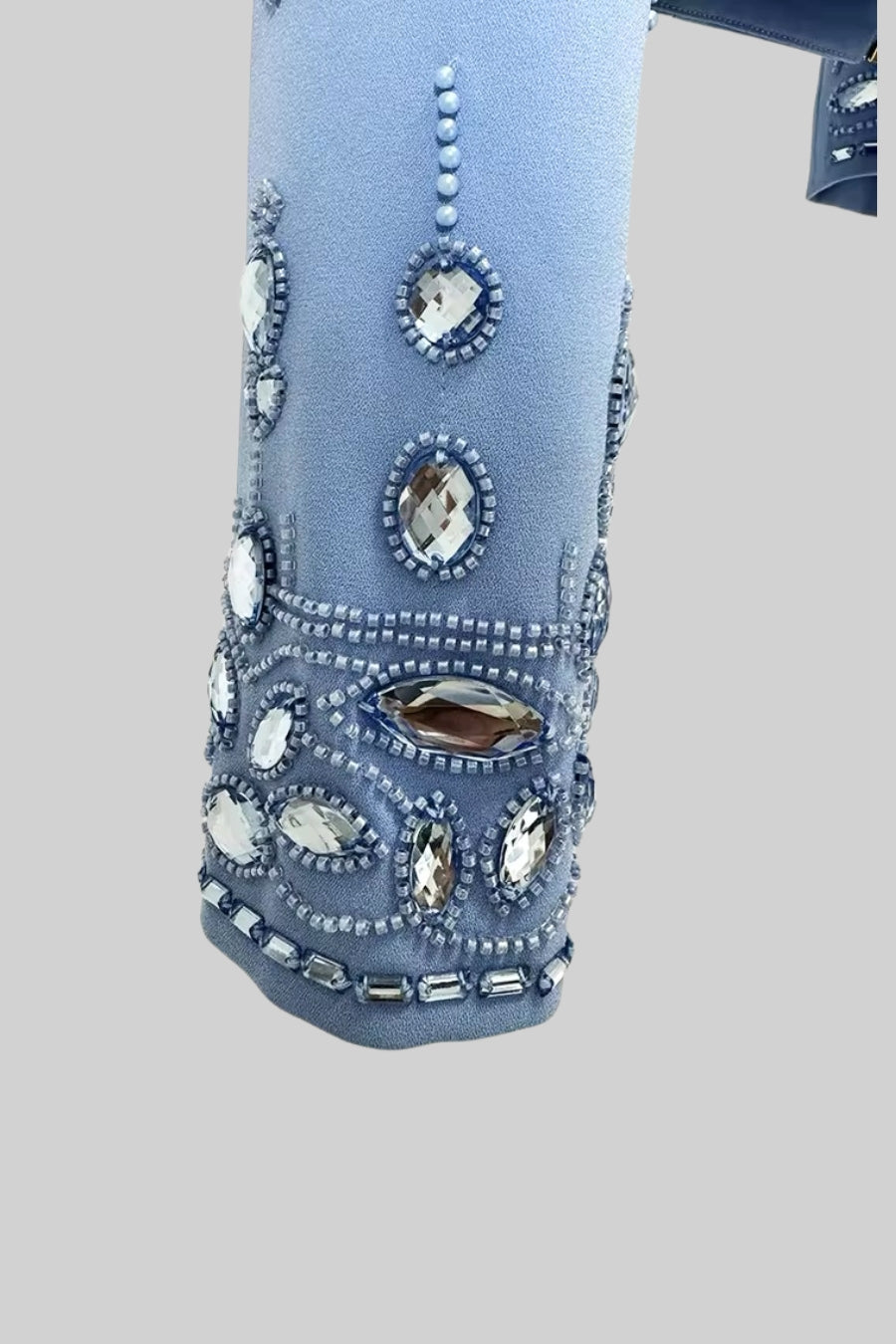 Conjunto com Aplicações de Diamantes e Mini Saia - Azul Bebé