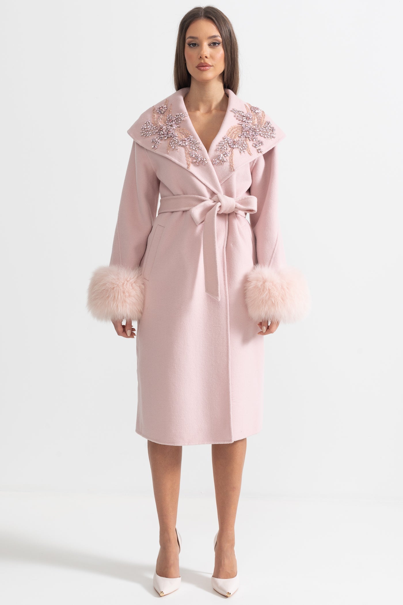 Casaco de Cashmere com Punhos de Pele de Raposa e Detalhes Florais em 3D - Rosa