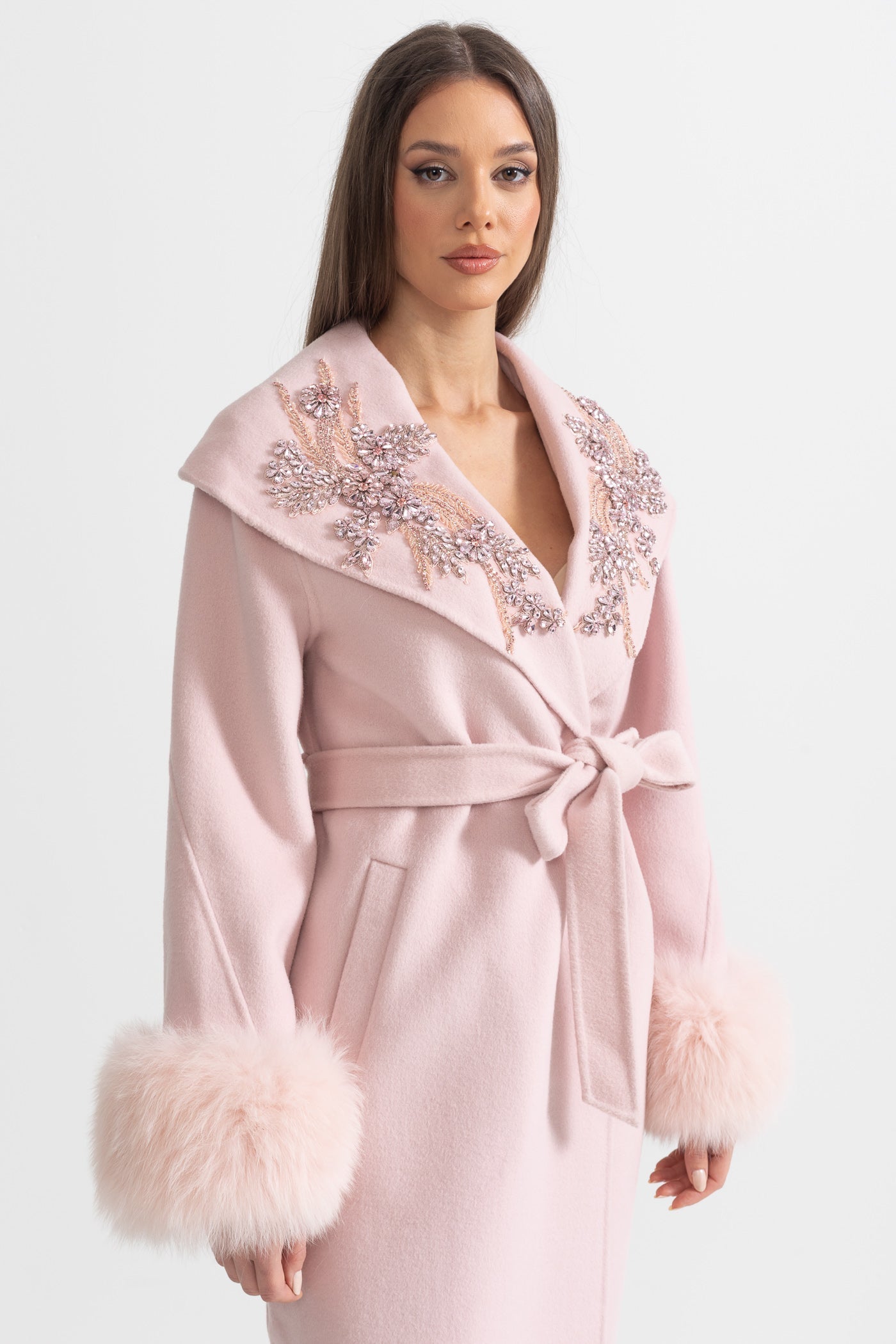 Casaco de Cashmere com Punhos de Pele de Raposa e Detalhes Florais em 3D - Rosa