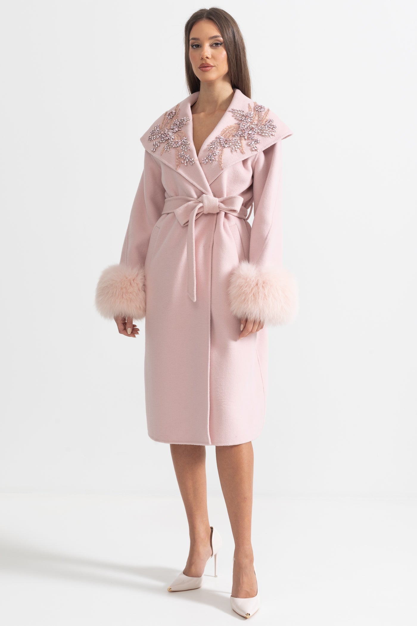 Casaco de Cashmere com Punhos de Pele de Raposa e Detalhes Florais em 3D - Rosa