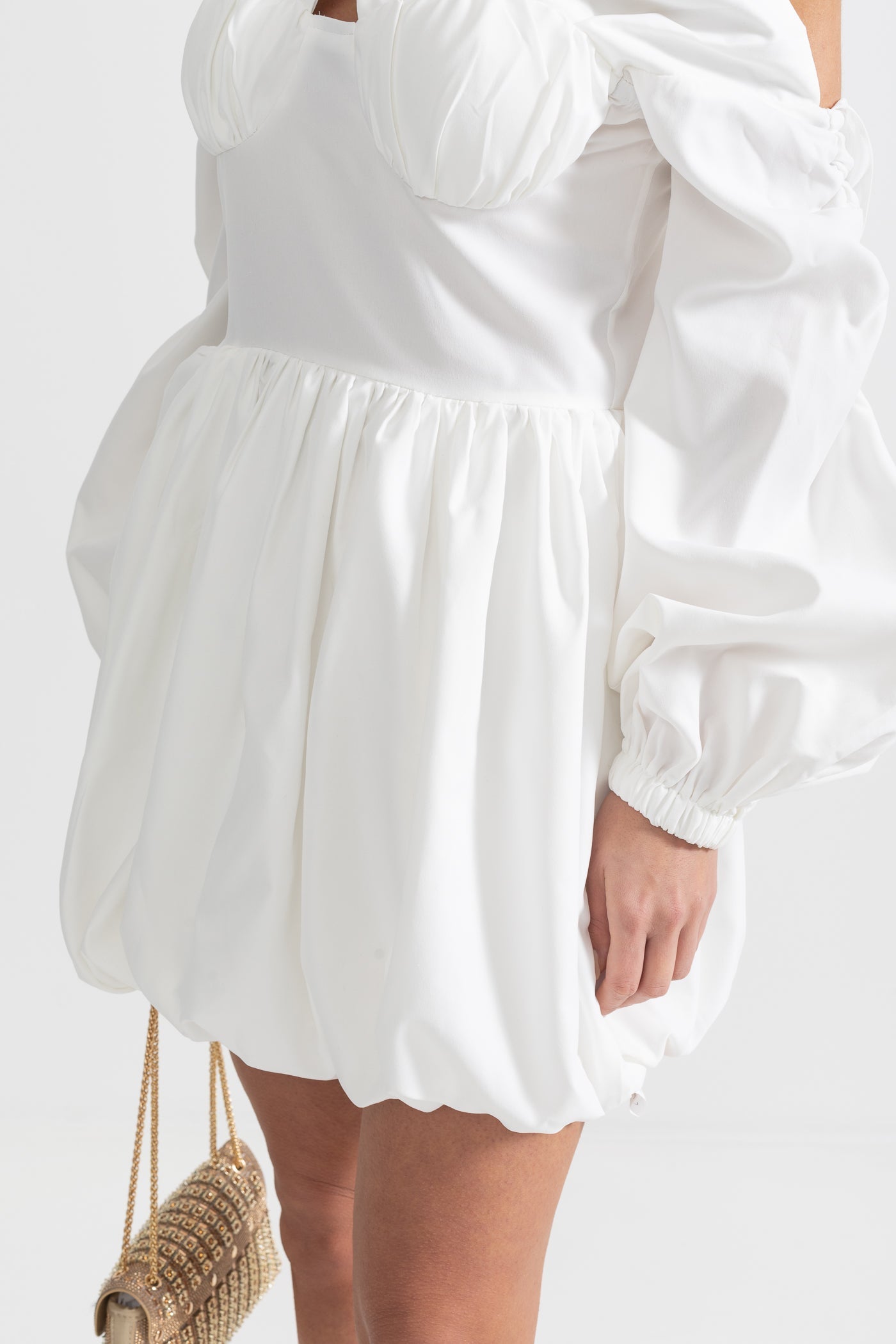 Vestido Mini Com Mangas Volumosas e Saia Volumosa - Branco