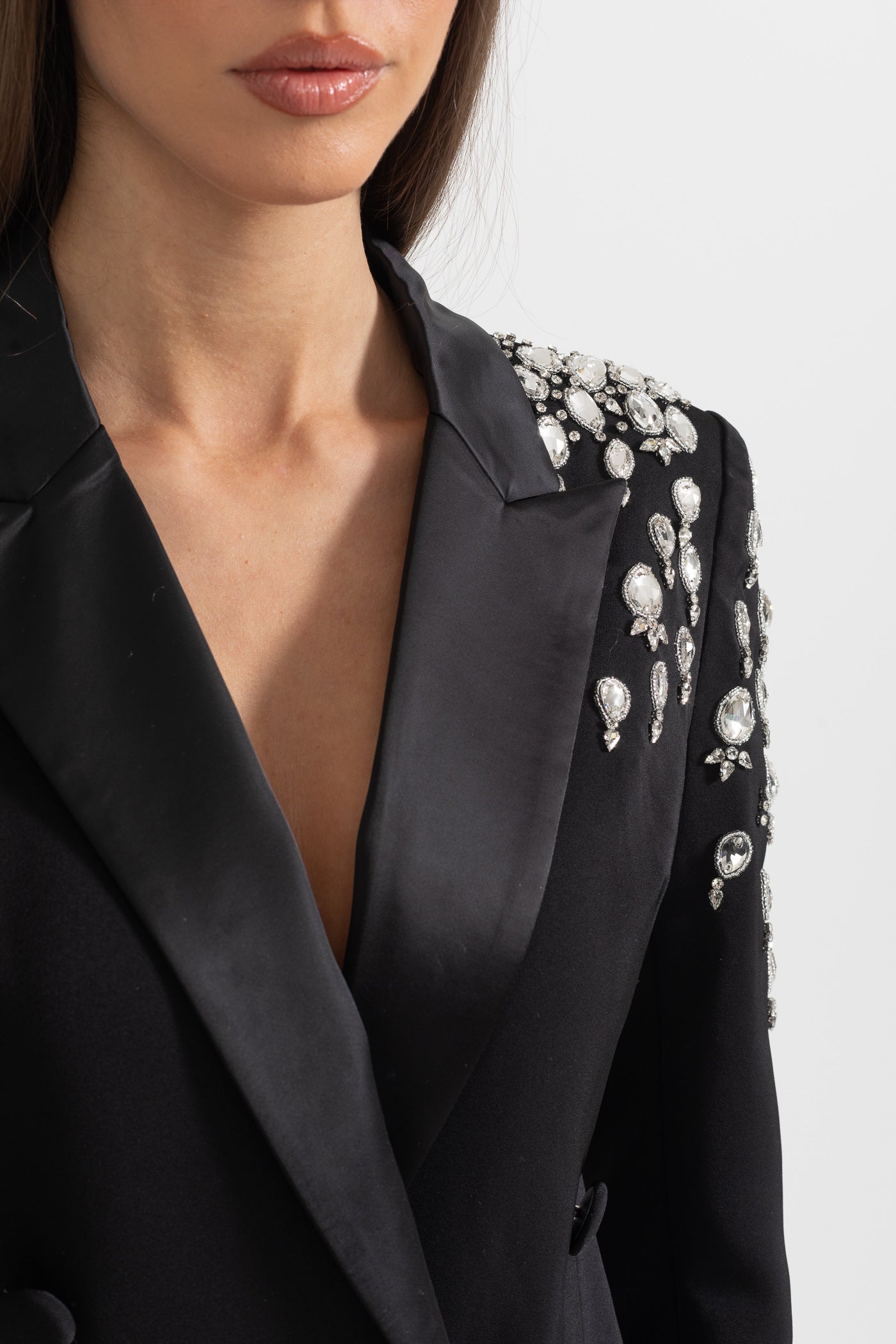 Blazer Elegante Com Ombros Decorados com Diamantes - Preto