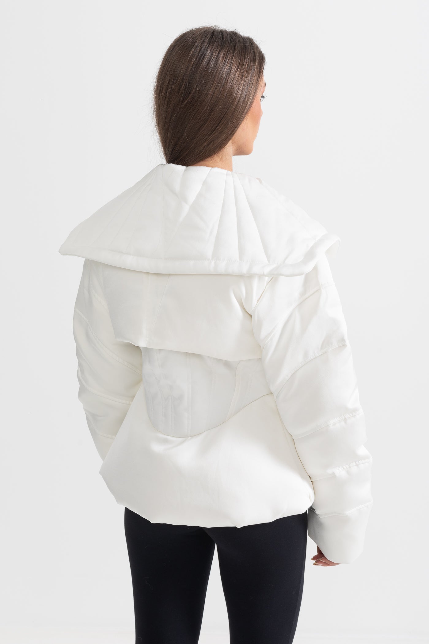 Casaco Puffer Estruturado Com Lapelas Oversized - Branco