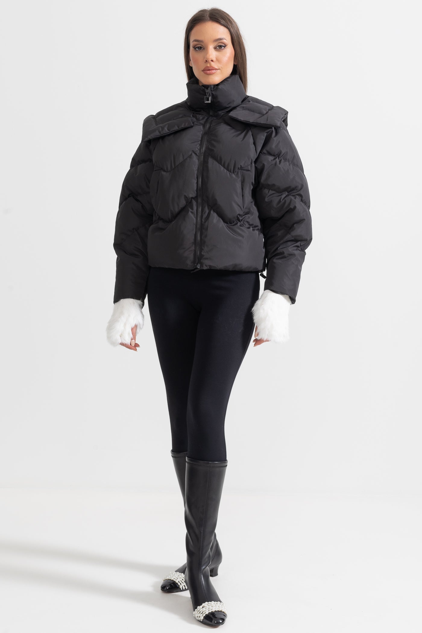 Casaco Puff Contemporâneo Com Ombreiras Oversized - Preto