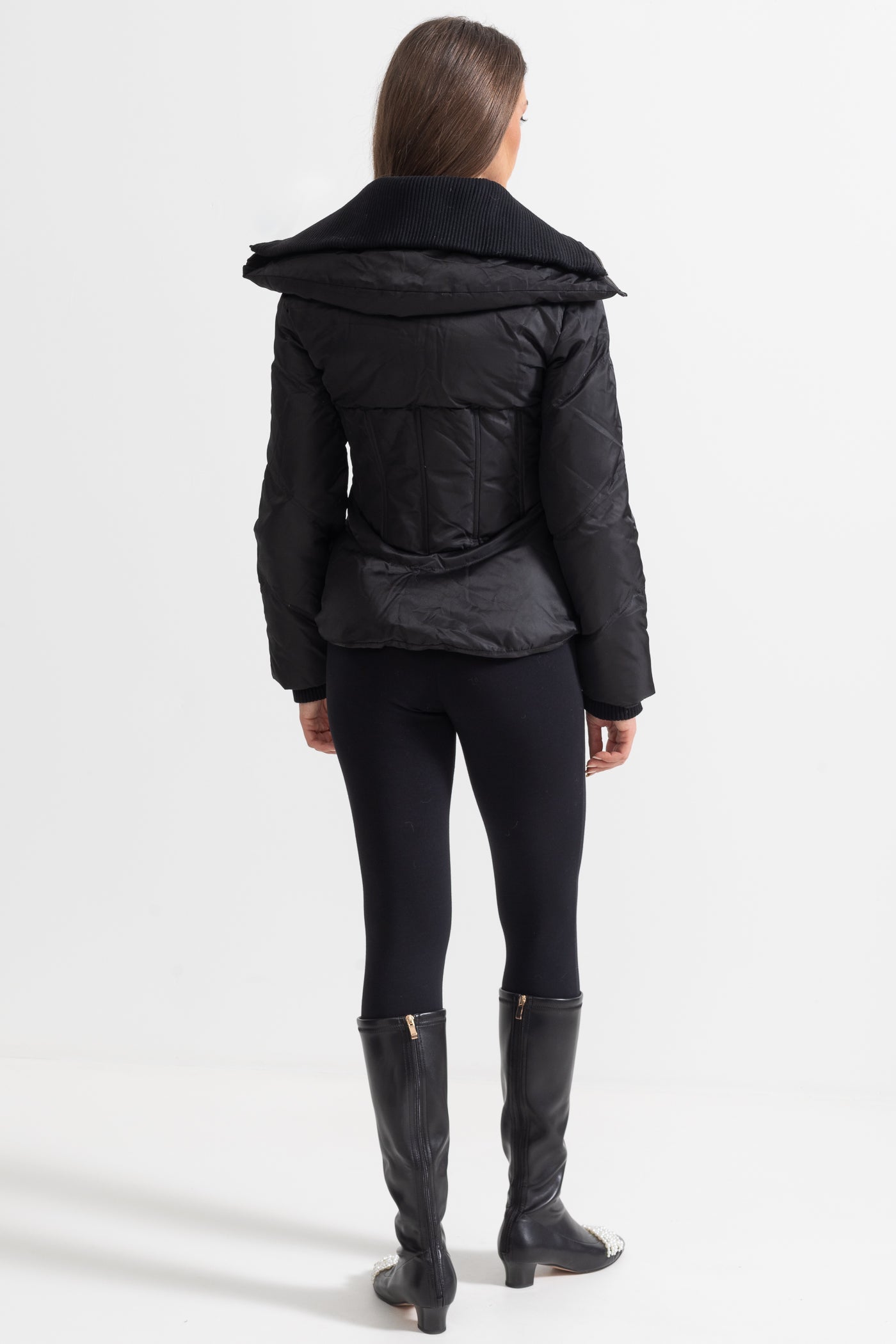 Casaco Contemporâneo com Design de Colarinho Duplo - Preto