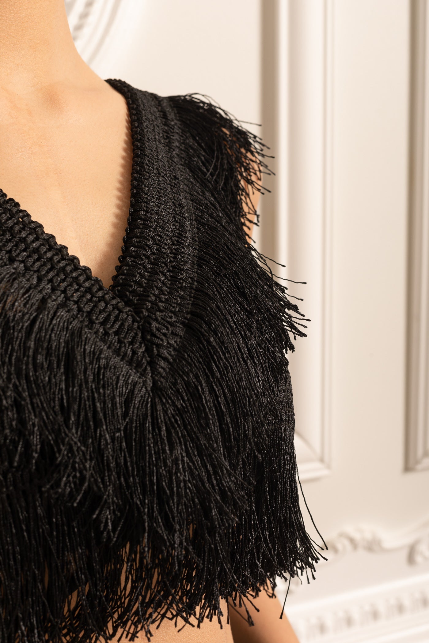 Conjunto Franjado Com Top Crop Sem Mangas E Saia Longa Transparente - Preto