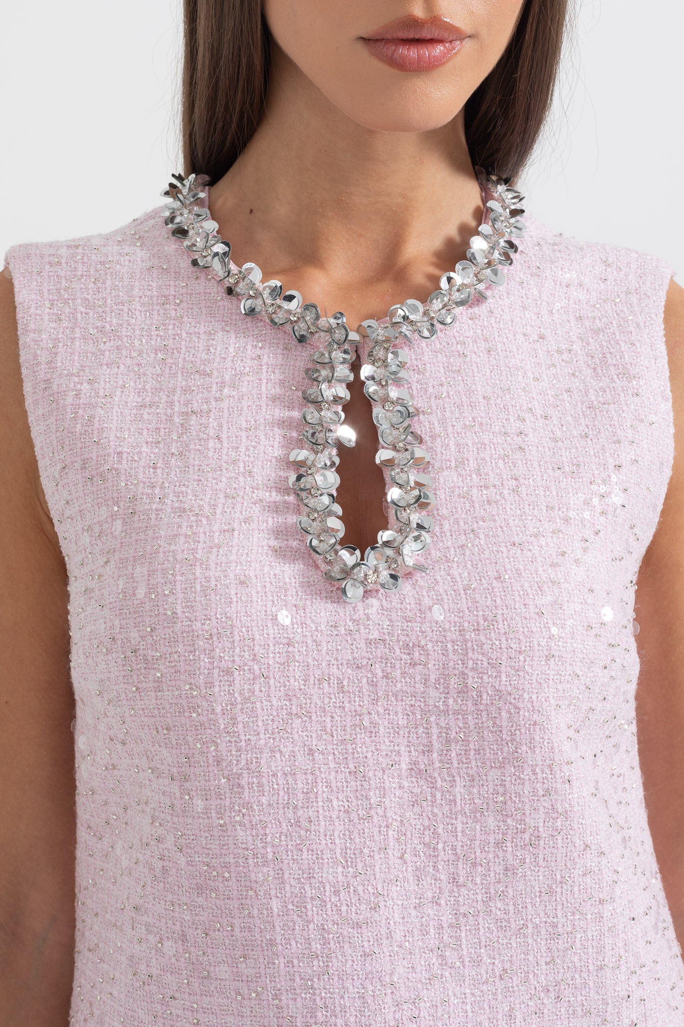 Vestido Mini Texturizado Sem Mangas Com Detalhes de Colar Brilhante - Rosa