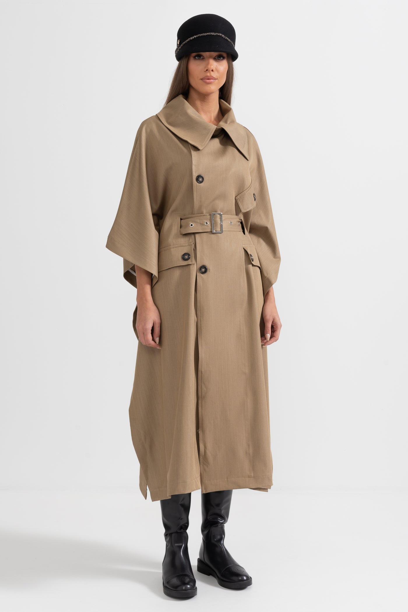 Trench Coat com Mangas em Forma de Capa - Caqui