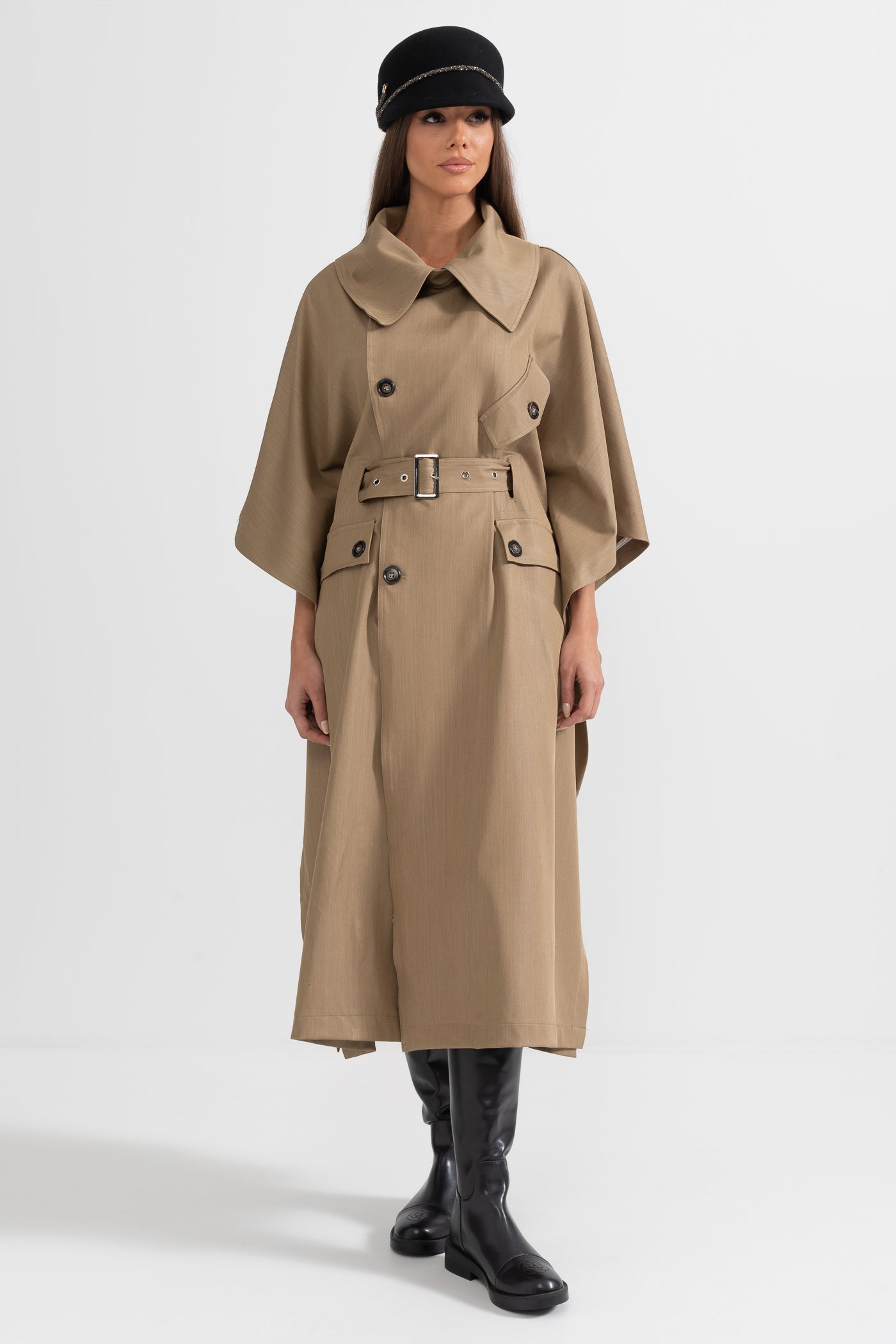 Trench Coat com Mangas em Forma de Capa - Caqui