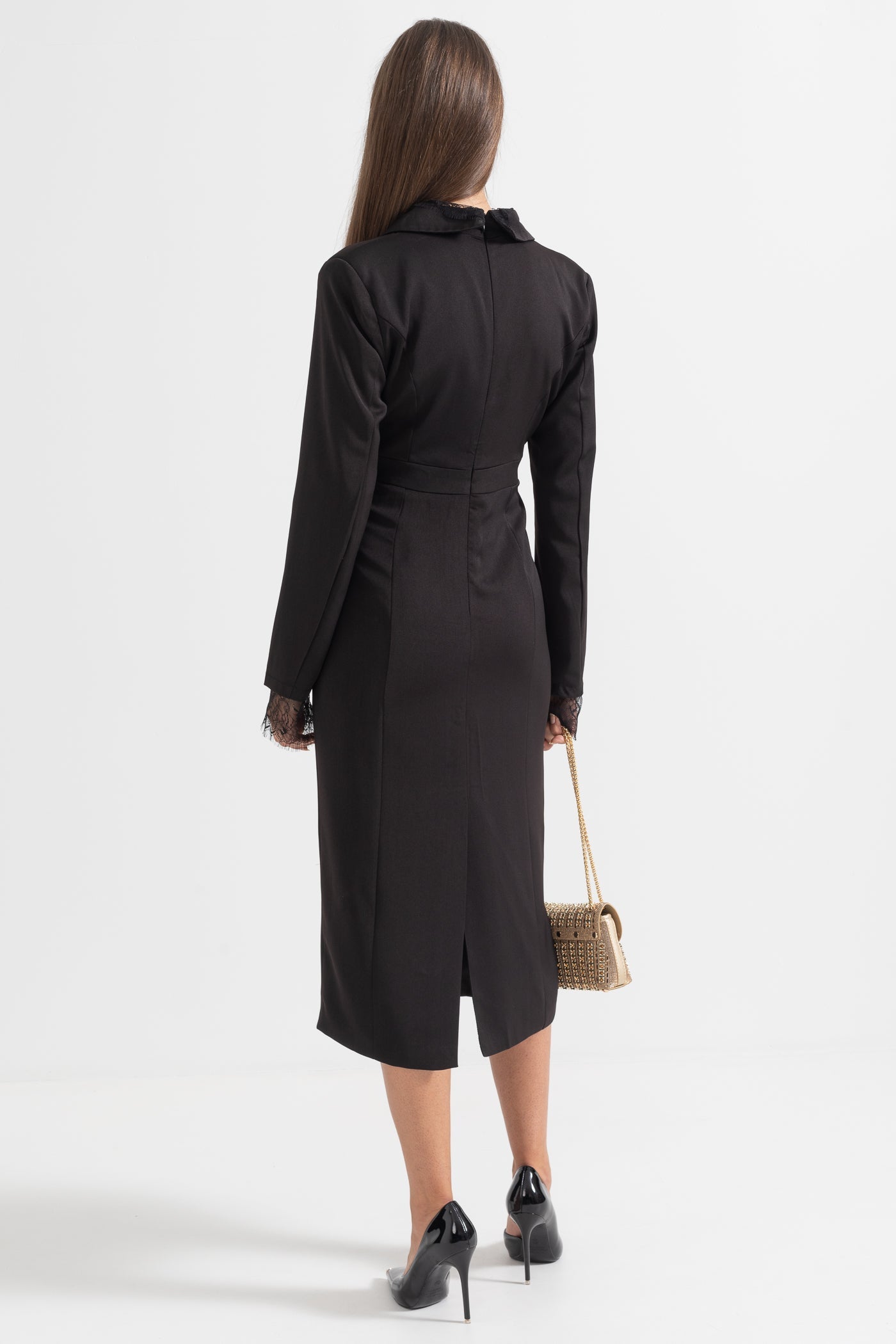 Vestido Elegante com Botões e Detalhes em Renda - Preto