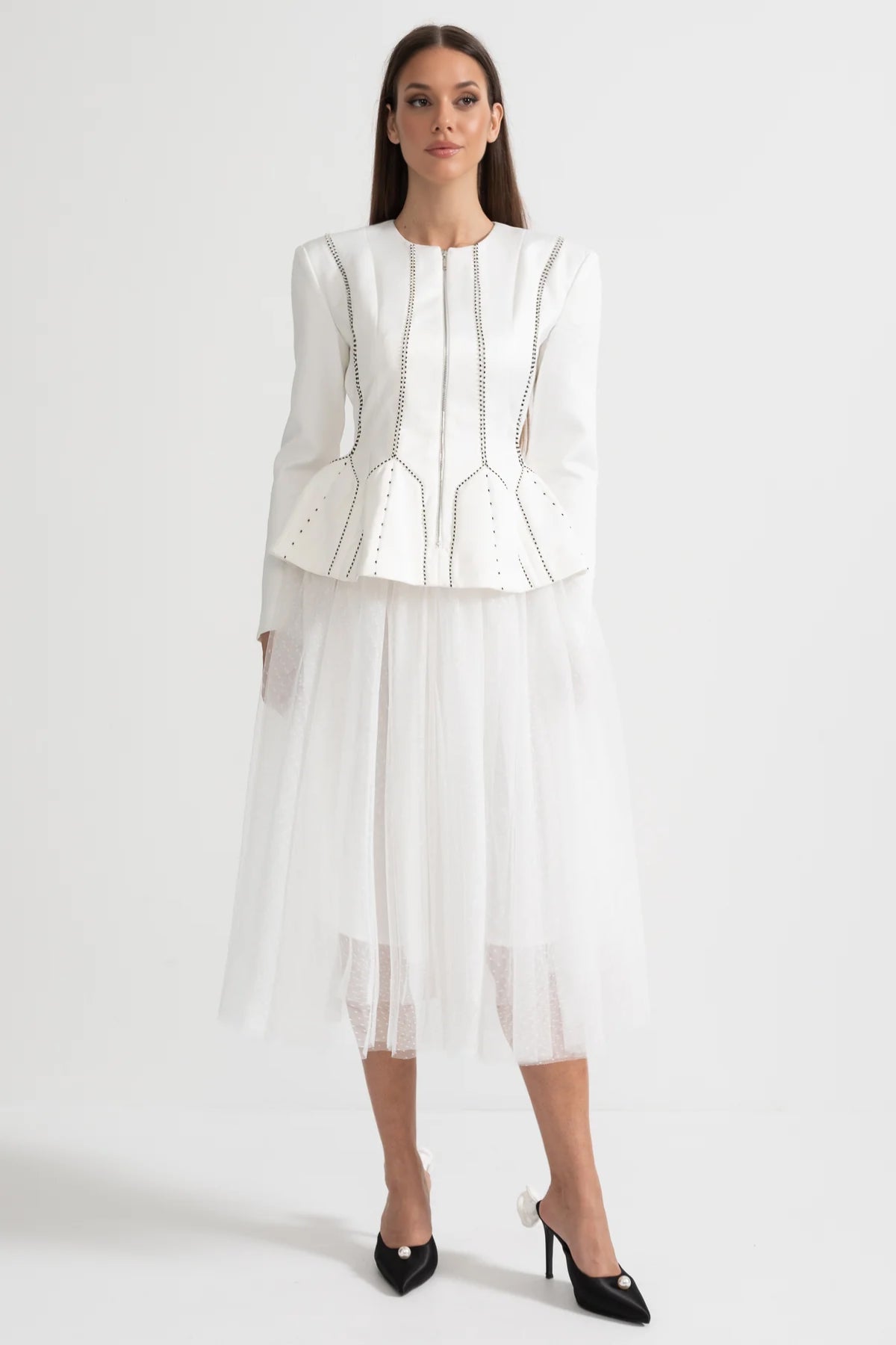 Conjunto de Casaco Peplum e Saia de Tule Transparente com Costuras Estruturadas - Branco