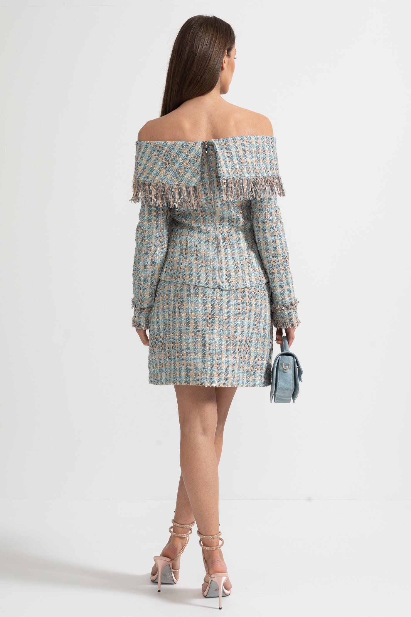 Conjunto de Tweed Xadrez com Top Off-Shoulder e Mini Saia Coordenada - Azul
