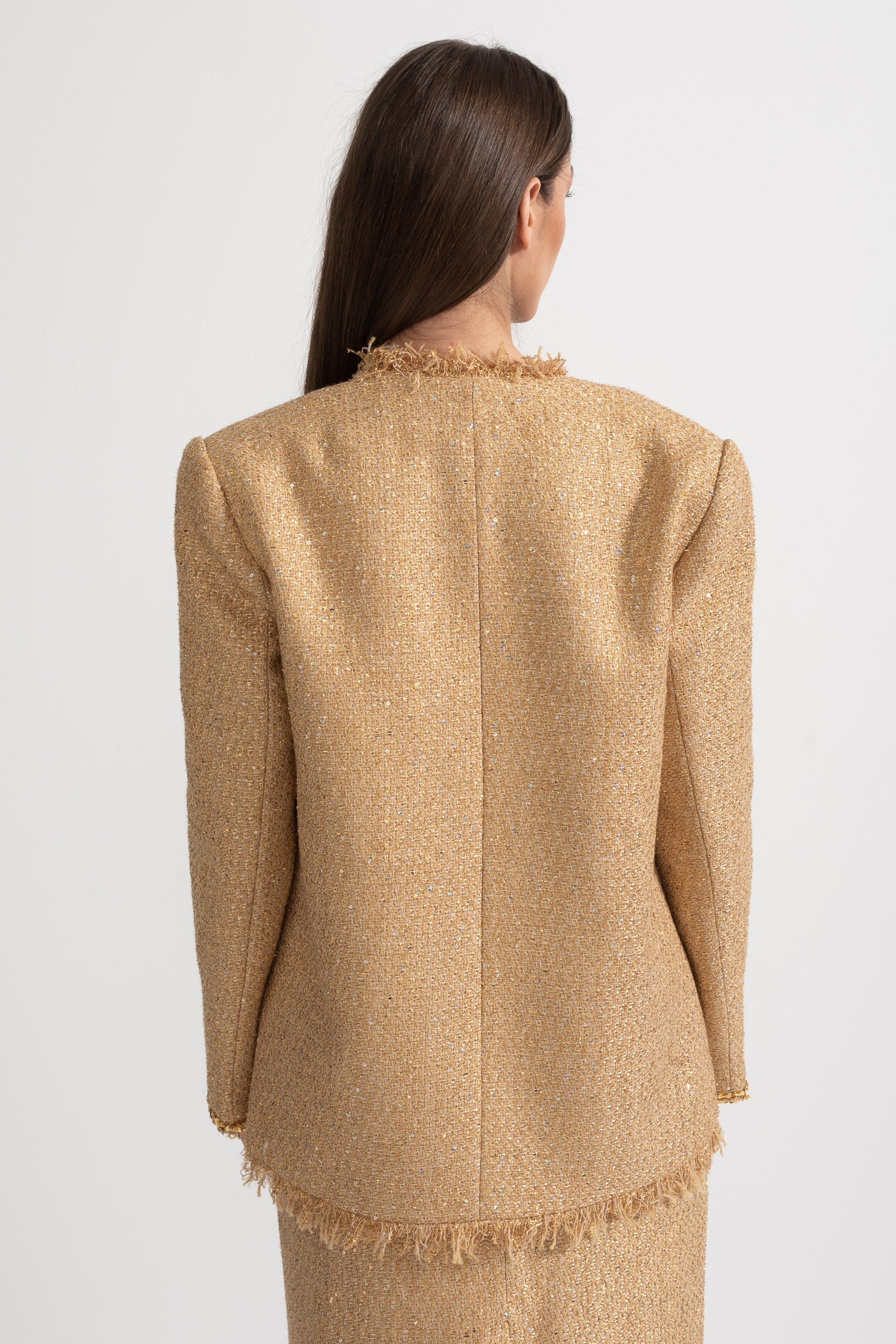 Casaco de Tweed Texturizado com Intricadas Aplicações de Lantejoulas e Acentos de Franjas - Dourado
