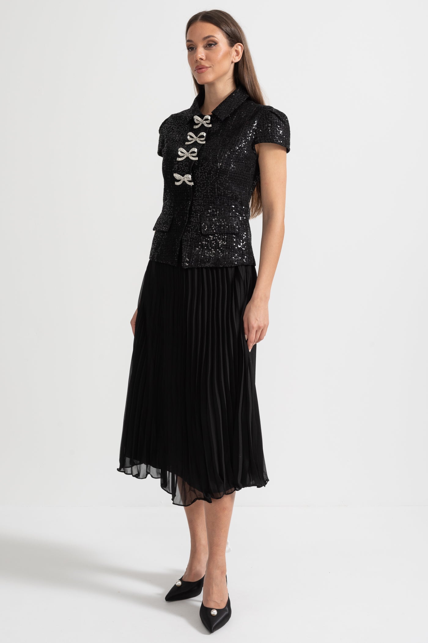 Vestido Elegante Com Top de Lantejoulas e Saia Plissada - Preto