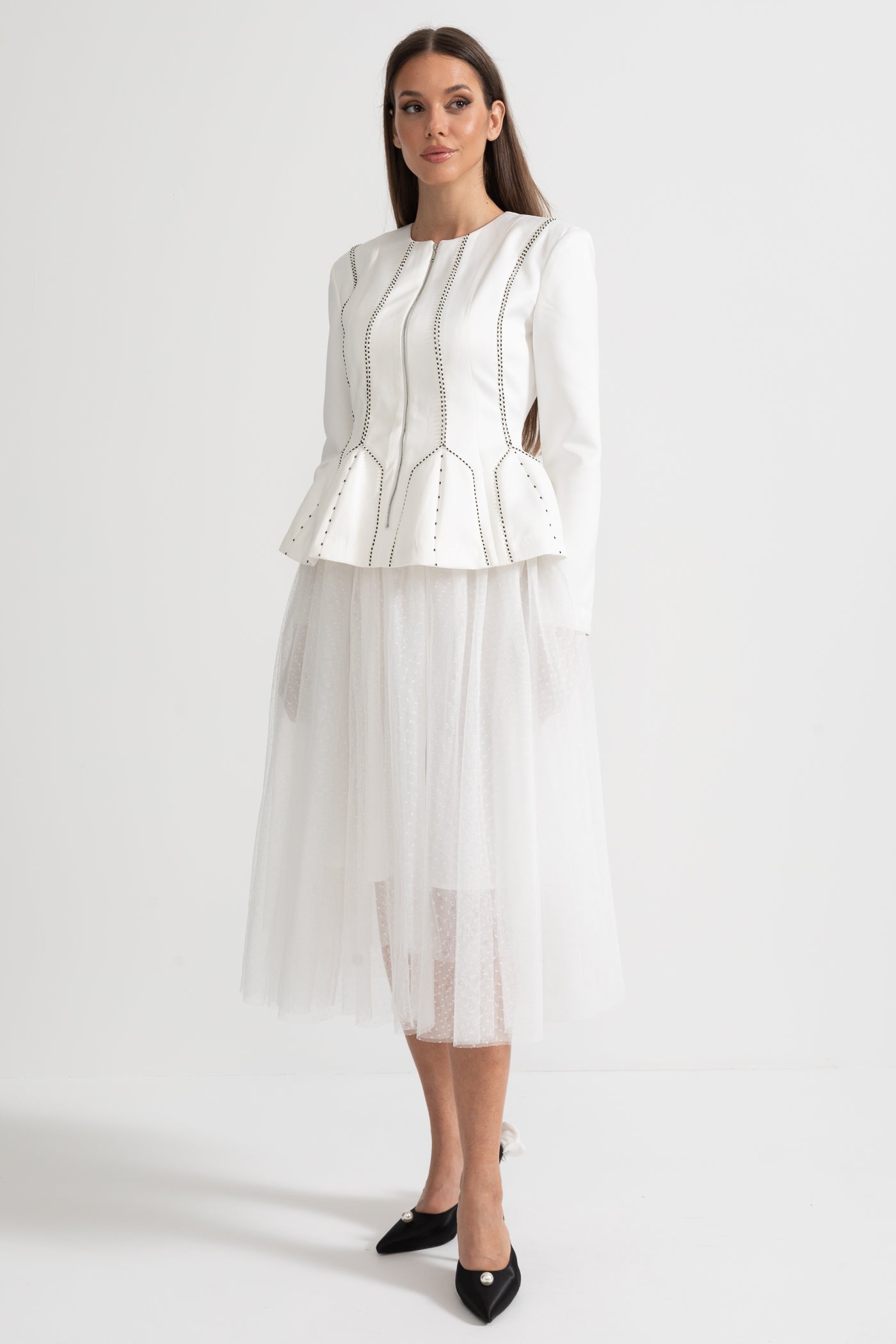 Conjunto de Casaco Peplum e Saia de Tule Transparente com Costuras Estruturadas - Branco