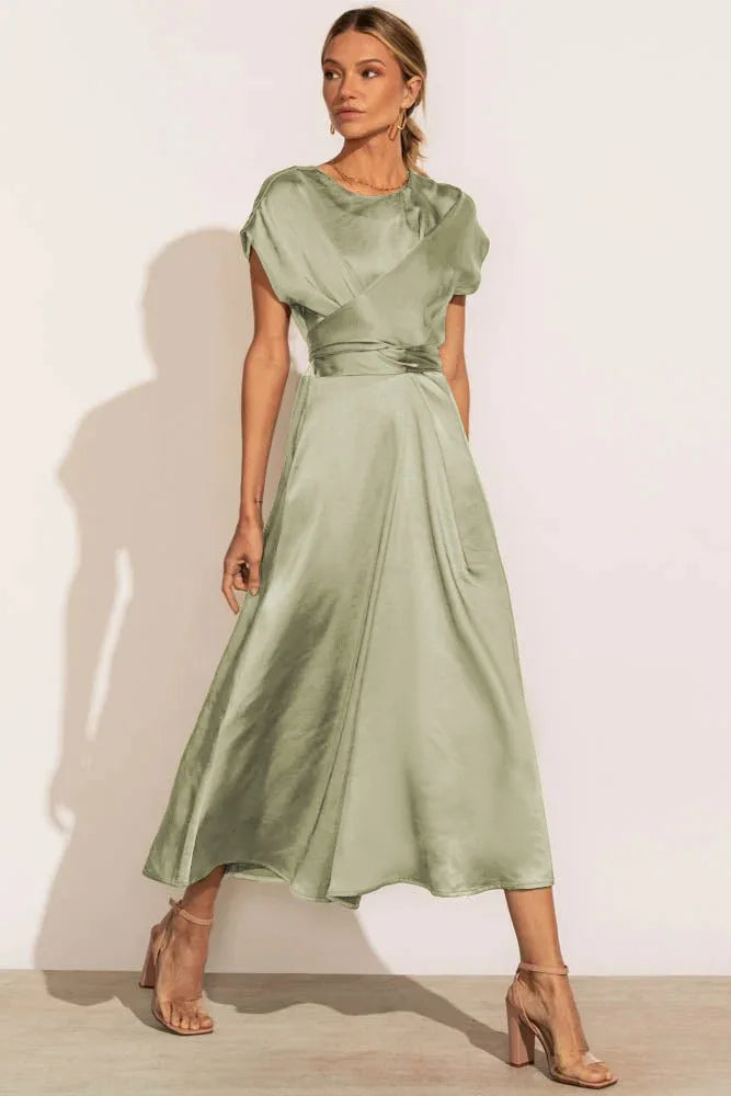 Kyra™ | Vestido de cetim elegante