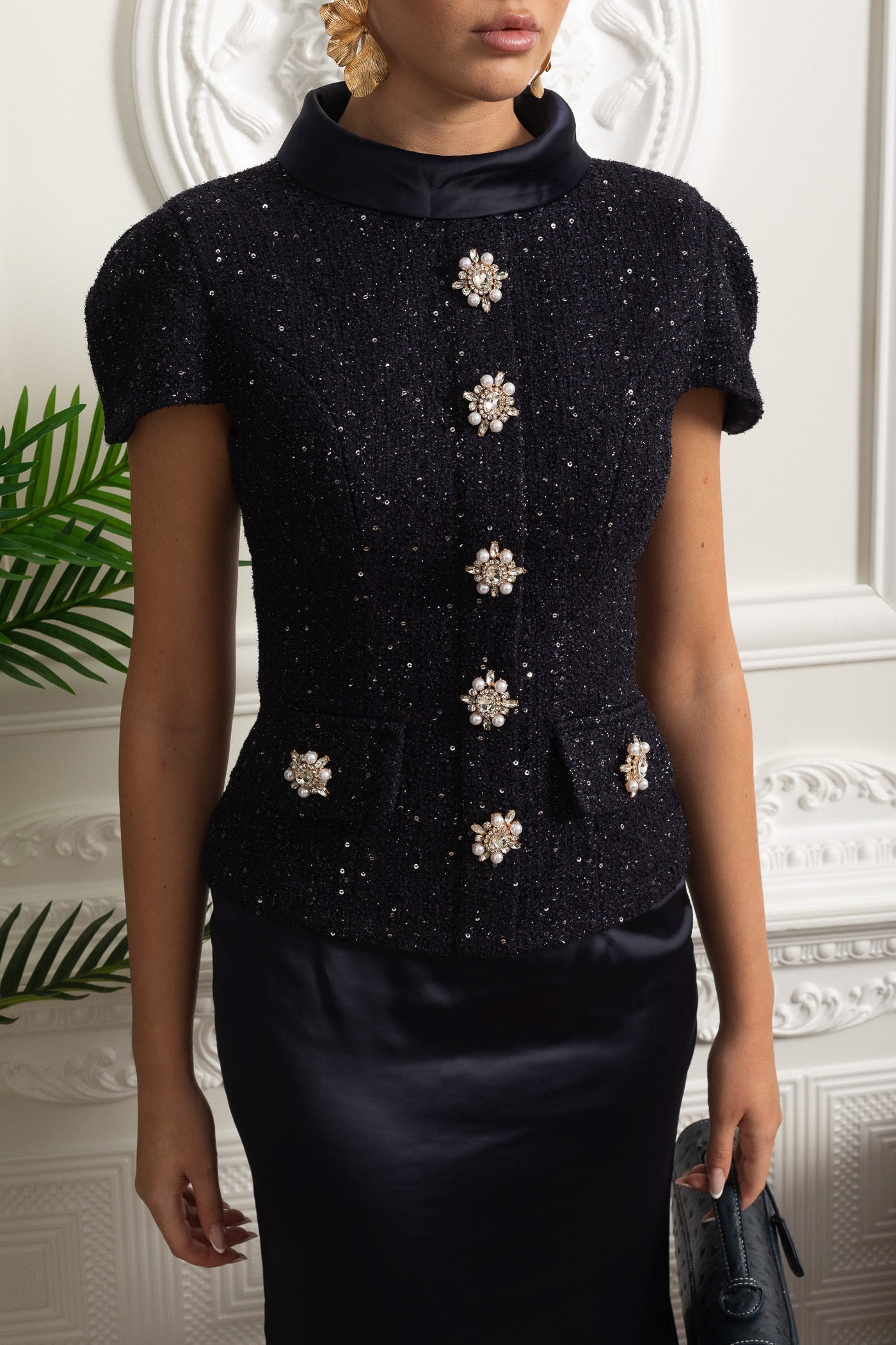 Conjunto Co-Ord com Top Embelizado em Tweed e Saia Maxi em Cetim - Azul Marinho
