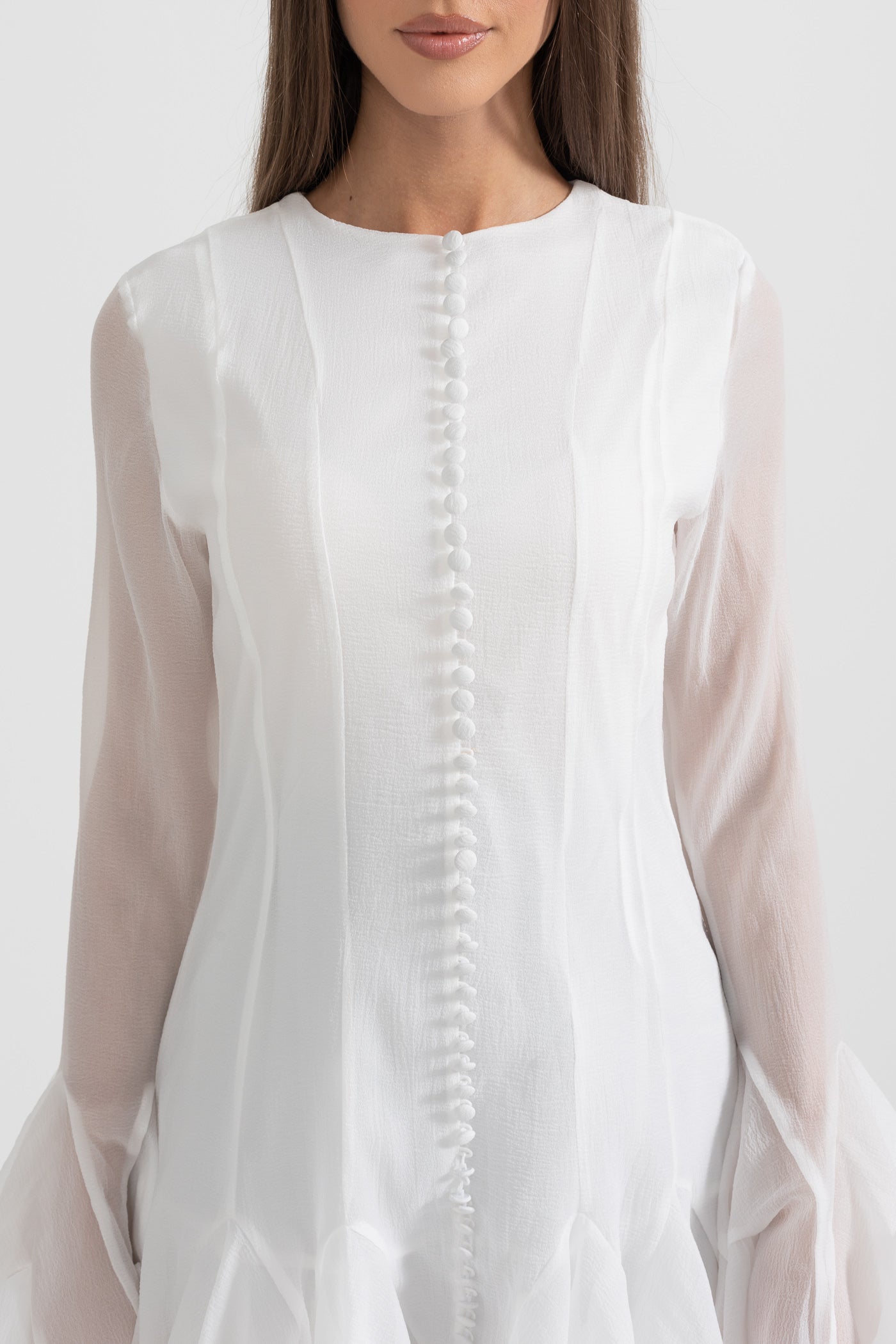 Vestido Elegante com Mangas Largas e Barra Larga - Branco
