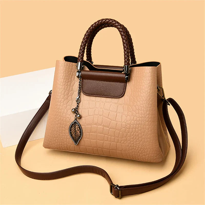 Bolso Amplo - Elegante - Prático