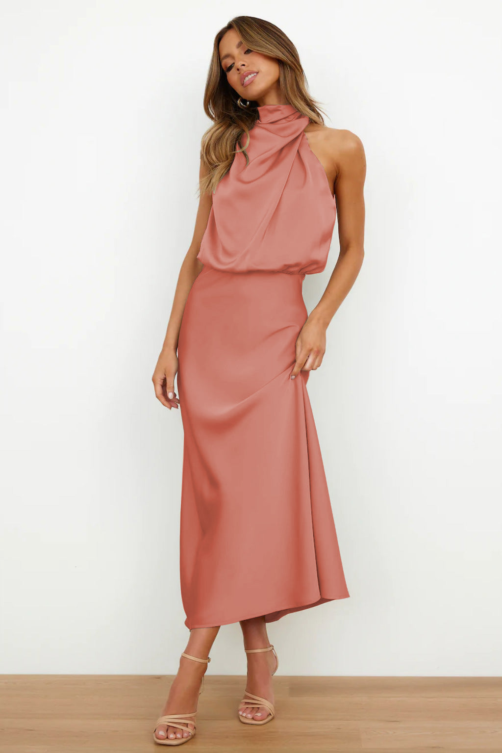 Tatiana | Longo em Cetim com Halter Neck