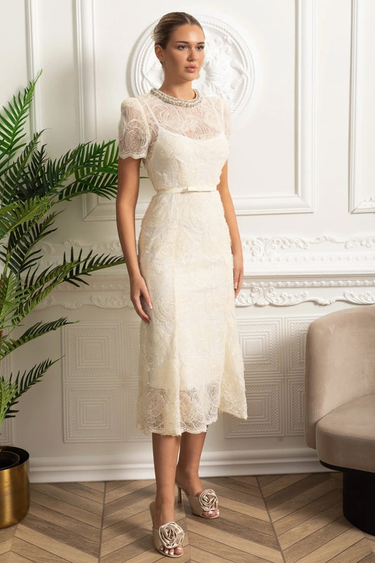 Vestido Midi de Renda com Mangas Curtas e Cinto Delicado - Ivoire