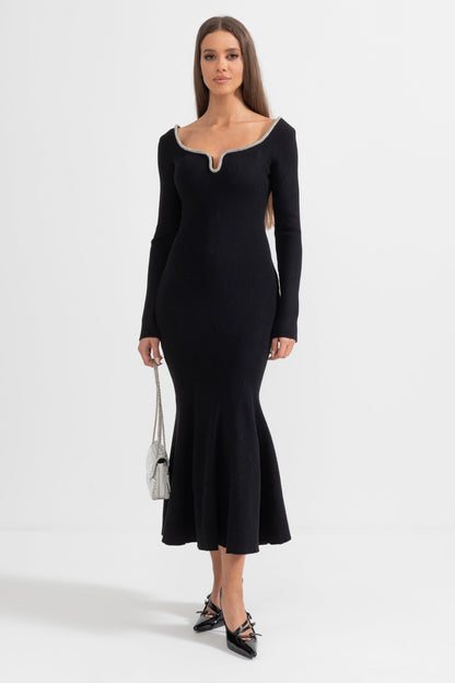 Vestido de Manga Longa com Corpete Ajustado e Bainha Largada - Preto