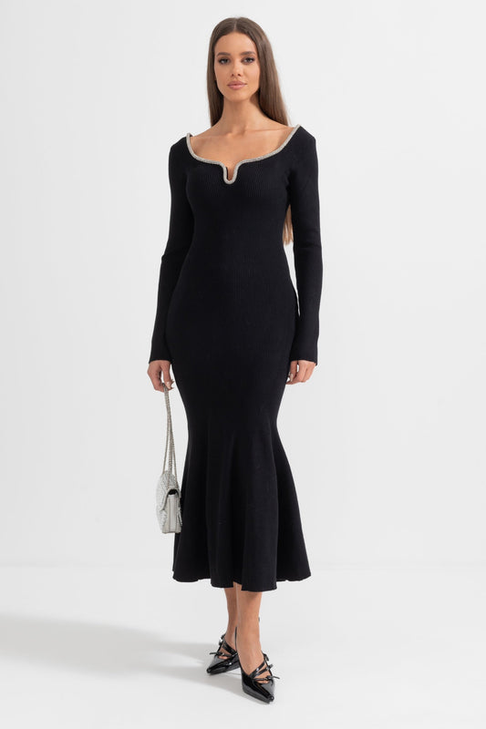 Vestido de Manga Longa com Corpete Ajustado e Bainha Largada - Preto