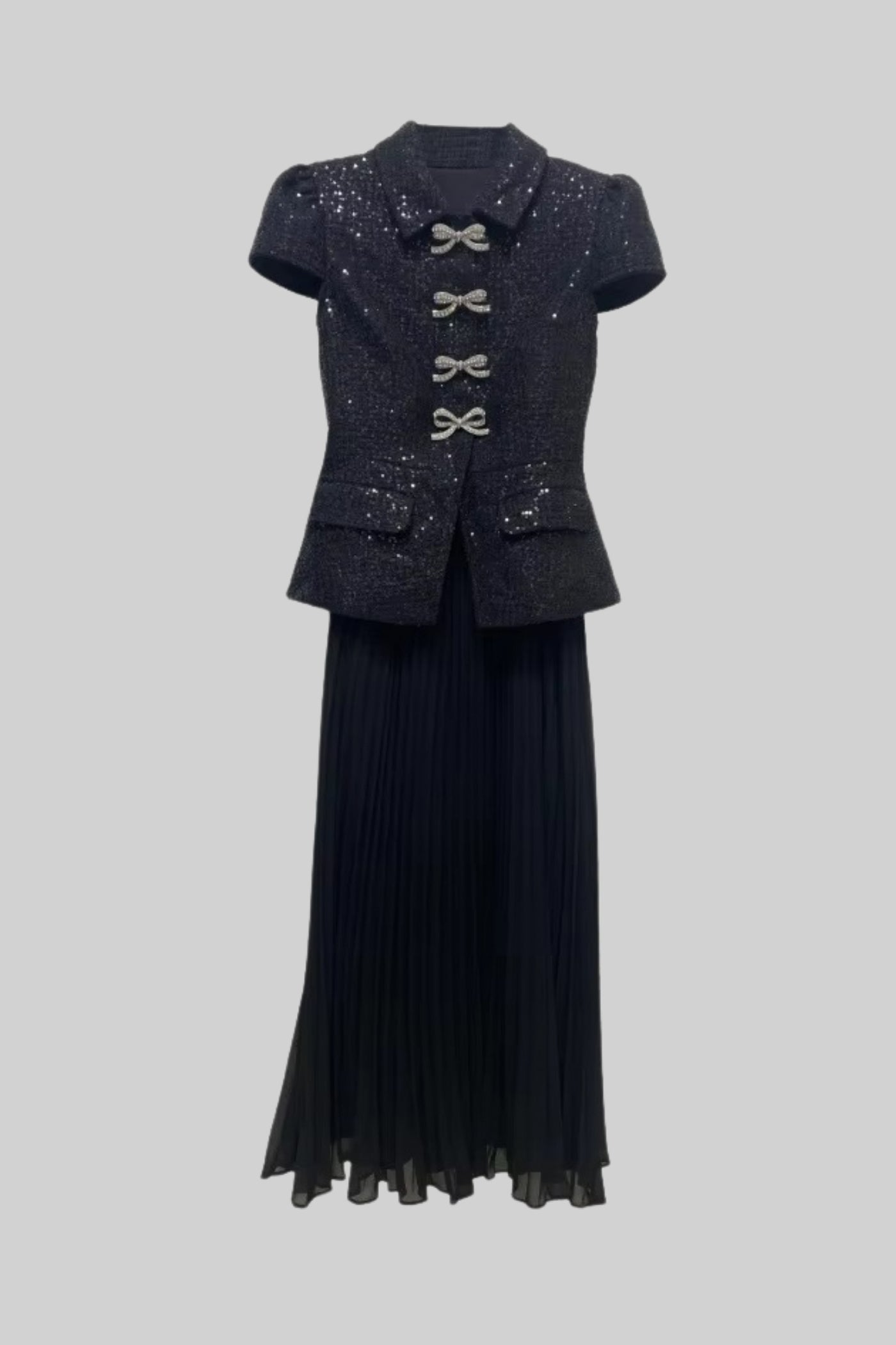 Vestido Elegante Com Top de Lantejoulas e Saia Plissada - Preto