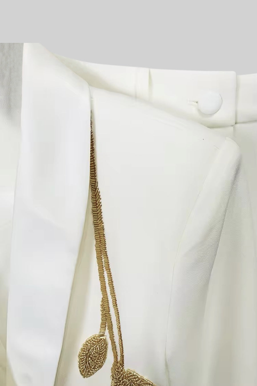 Blazer e Calças Bordados com Folhas Douradas - Branco