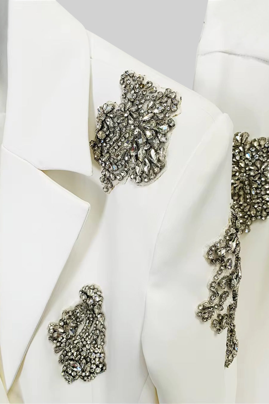 Fato Floral Refinado com Apliques - Branco