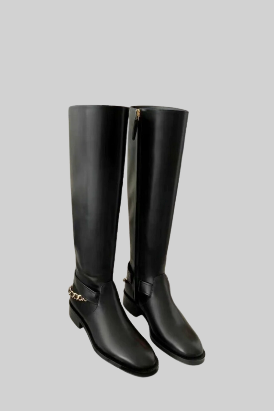Botas de Couro Estilo Equestre com Corrente nas Costas - Preto
