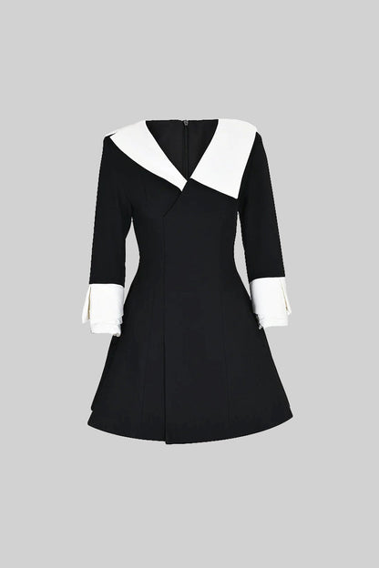Vestido de boneca com colarinho e punhos contrastantes - Preto