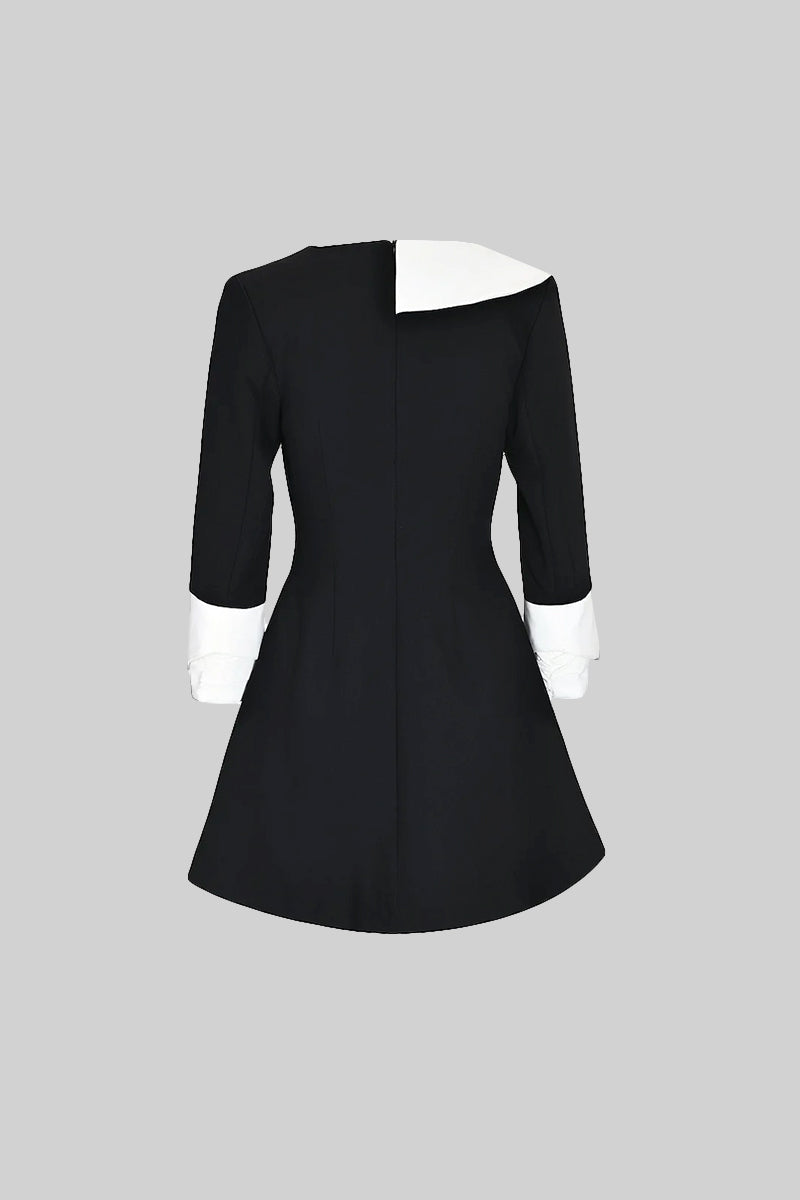 Vestido de boneca com colarinho e punhos contrastantes - Preto
