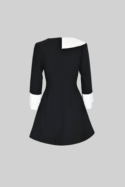 Vestido de boneca com colarinho e punhos contrastantes - Preto