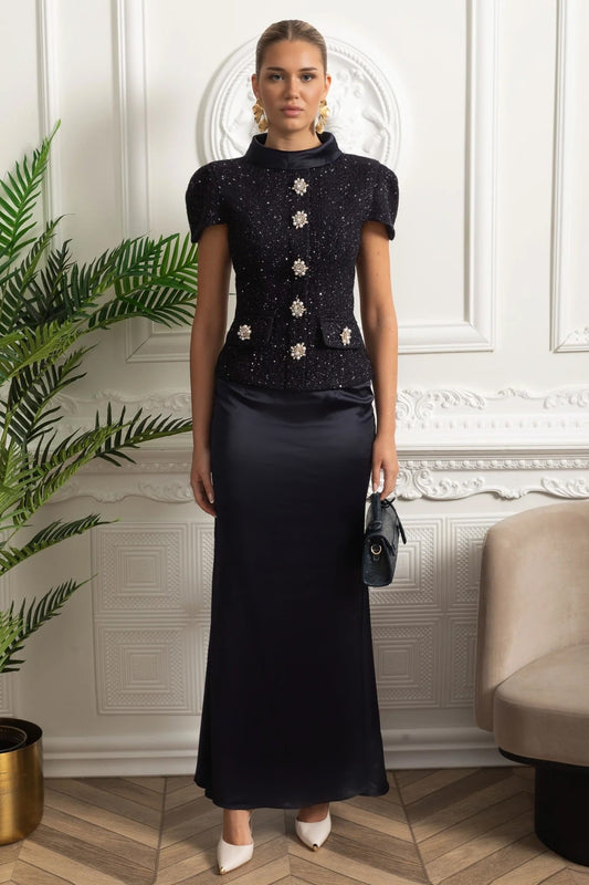 Conjunto Co-Ord com Top Embelizado em Tweed e Saia Maxi em Cetim - Azul Marinho