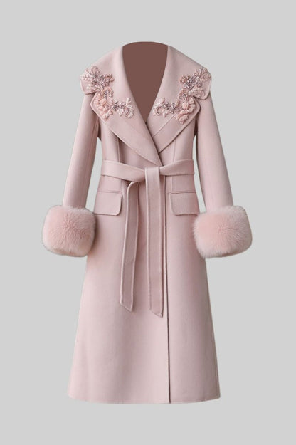 Casaco de Cashmere com Punhos de Pele de Raposa e Detalhes Florais em 3D - Rosa