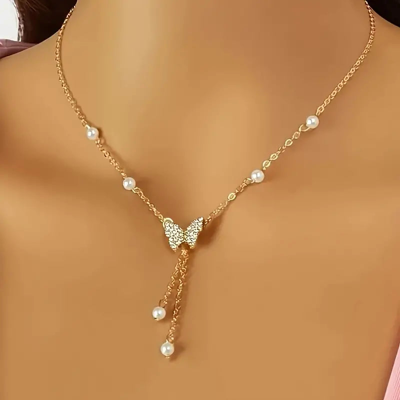 Colar Borboleta com Pérolas