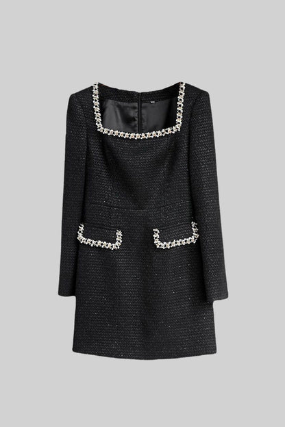 Vestido Mini de Malha com Decote Quadrado e Detalhes em Prata - Preto