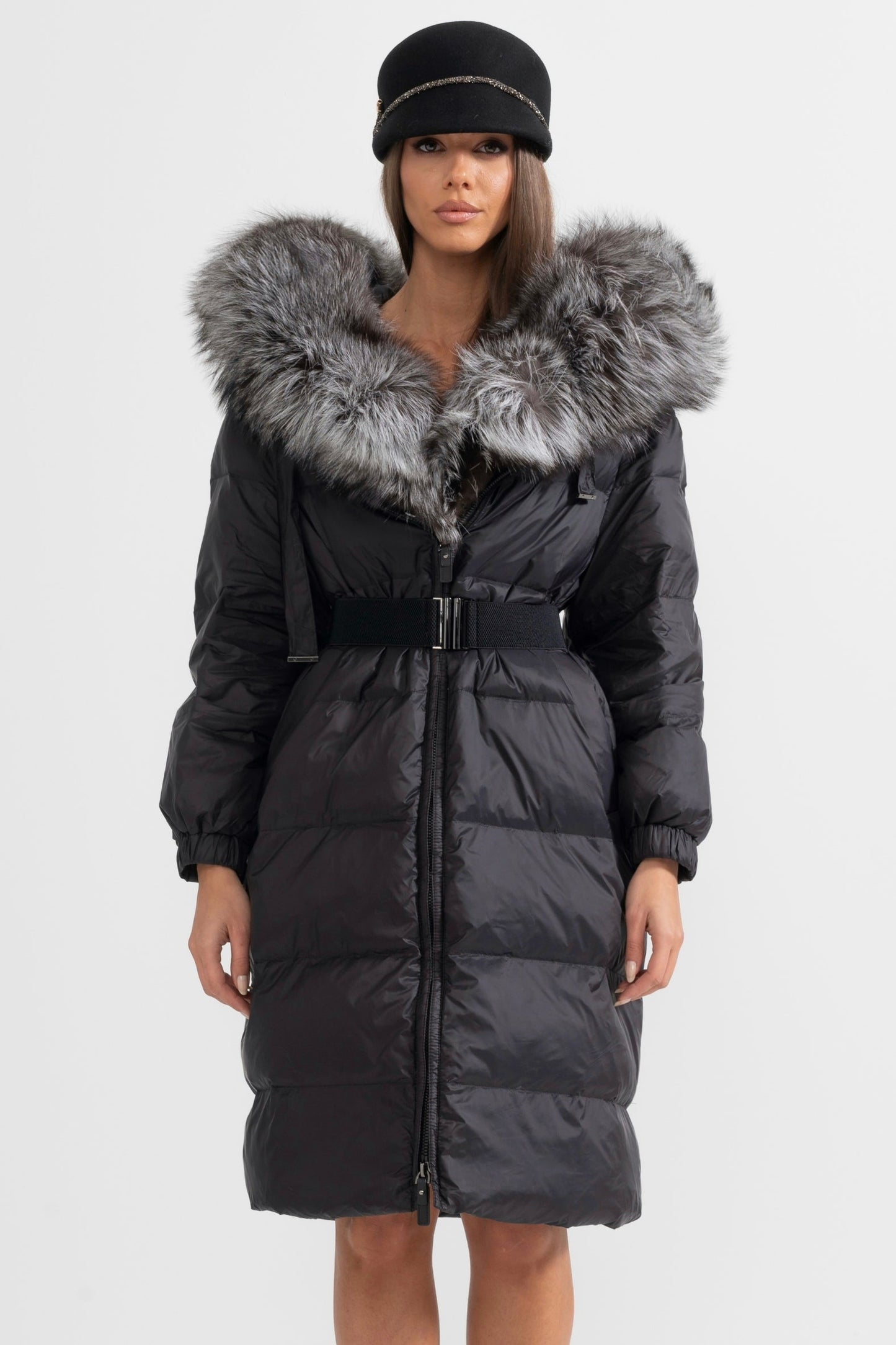 Casaco Puffer Longo com Capuz Forrado a Pele de Raposa Cinza - Preto