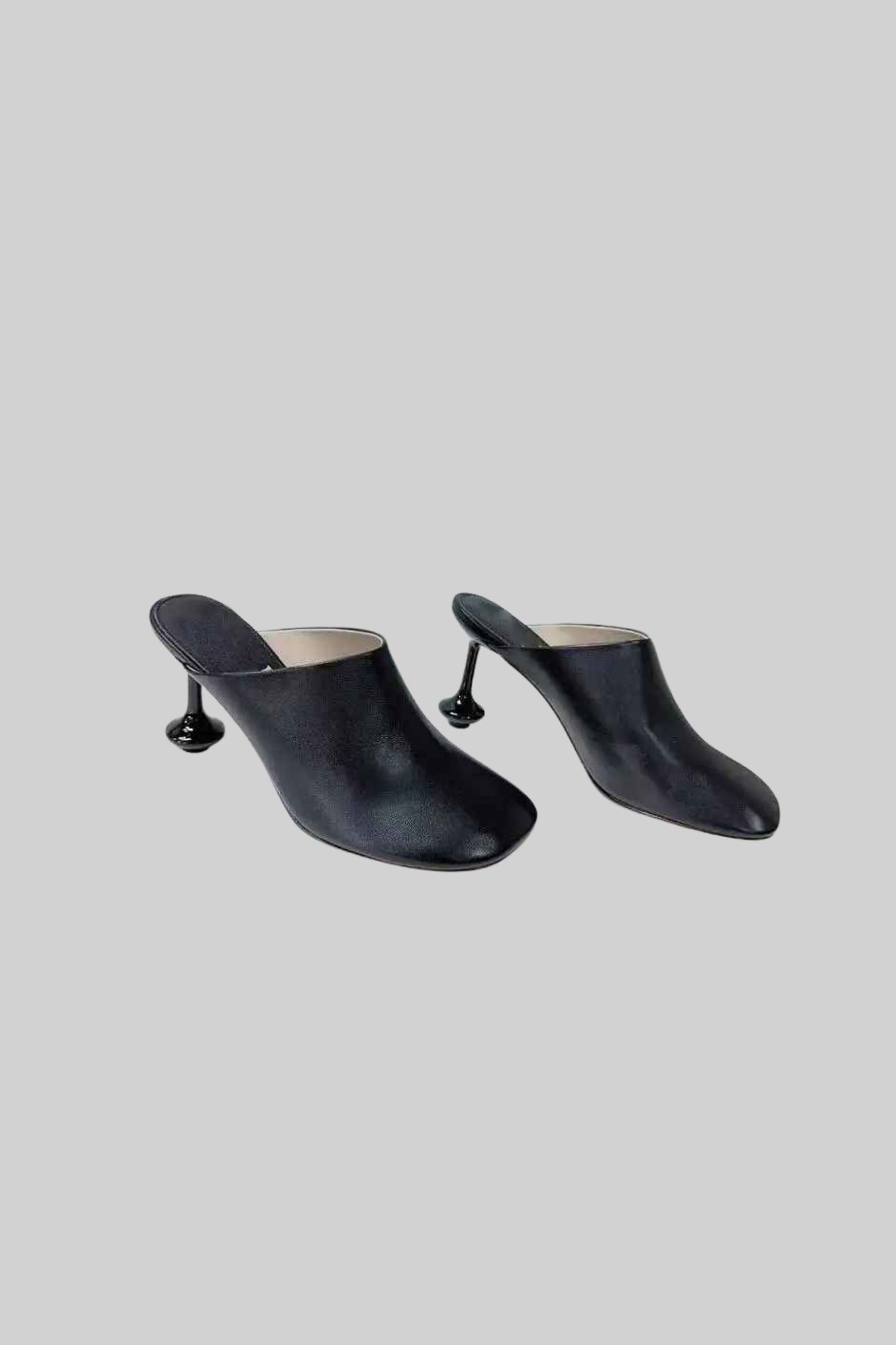 Mules de Couro Vegan com Salto Escultural - Preto