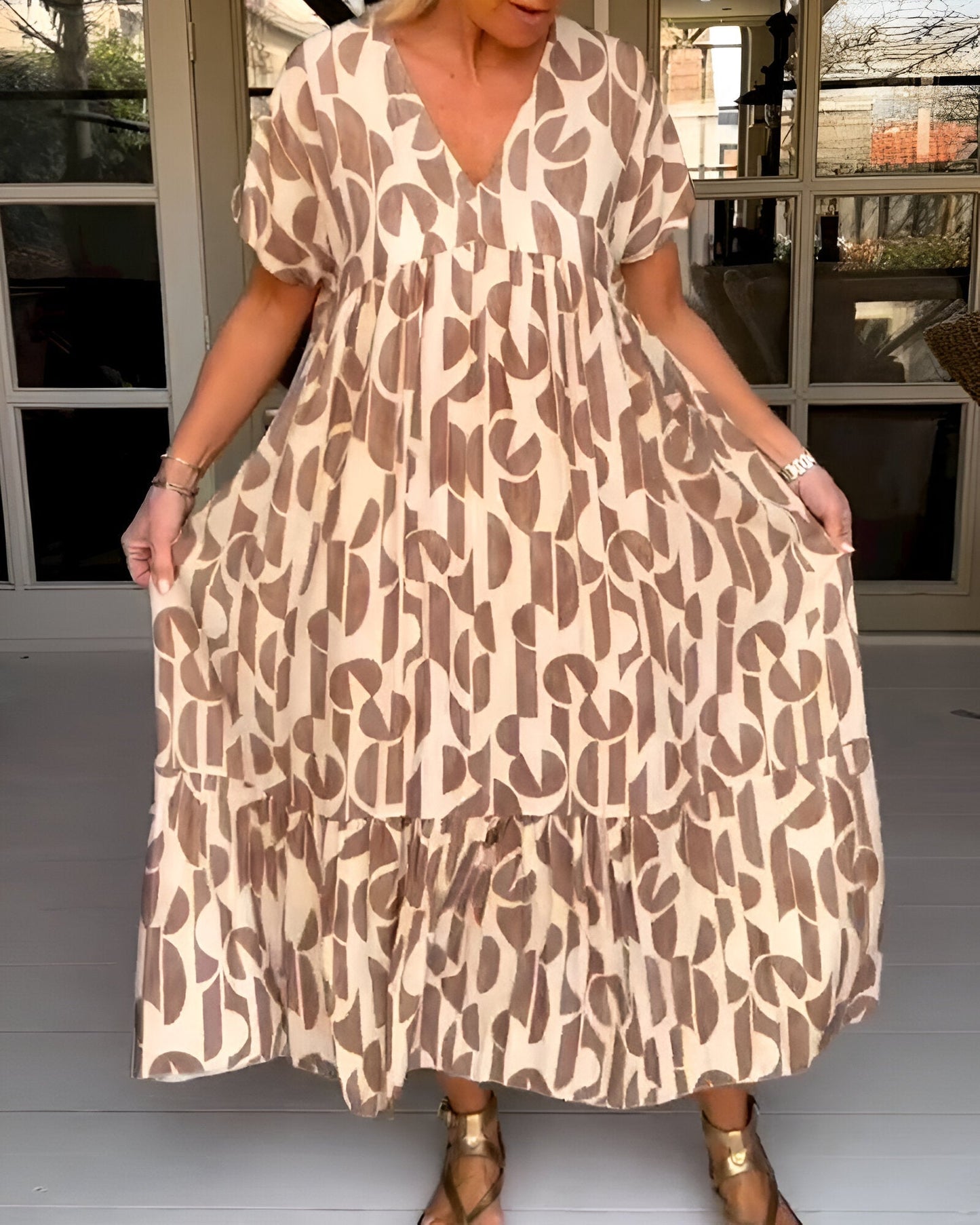 Felicia™ | Vestido arejado com decote em V