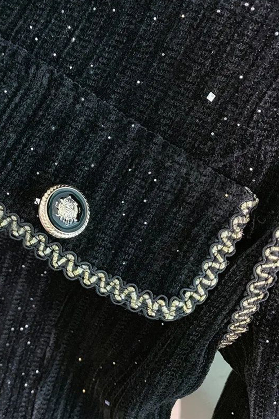 Vestido Elegante com Detalhe de Costura em Contraste - Preto