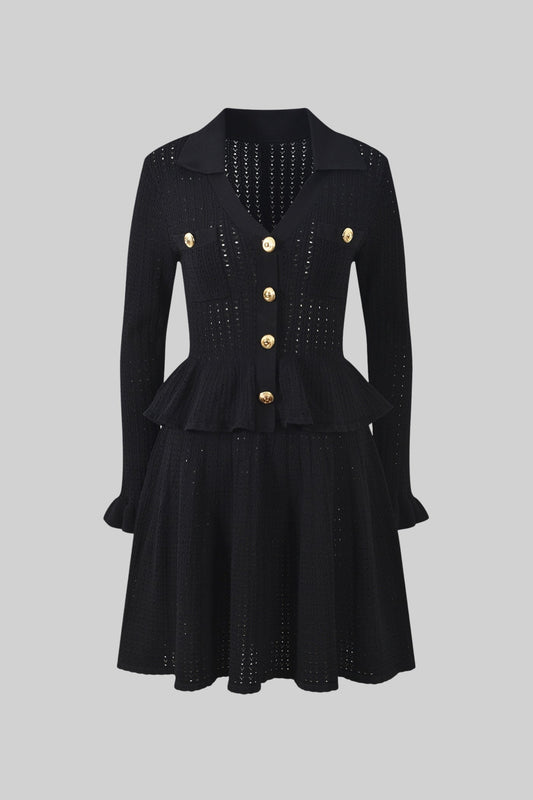 Vestido Mini de Malha com Cintura Peplum e Detalhe em Botão Dourado - Preto
