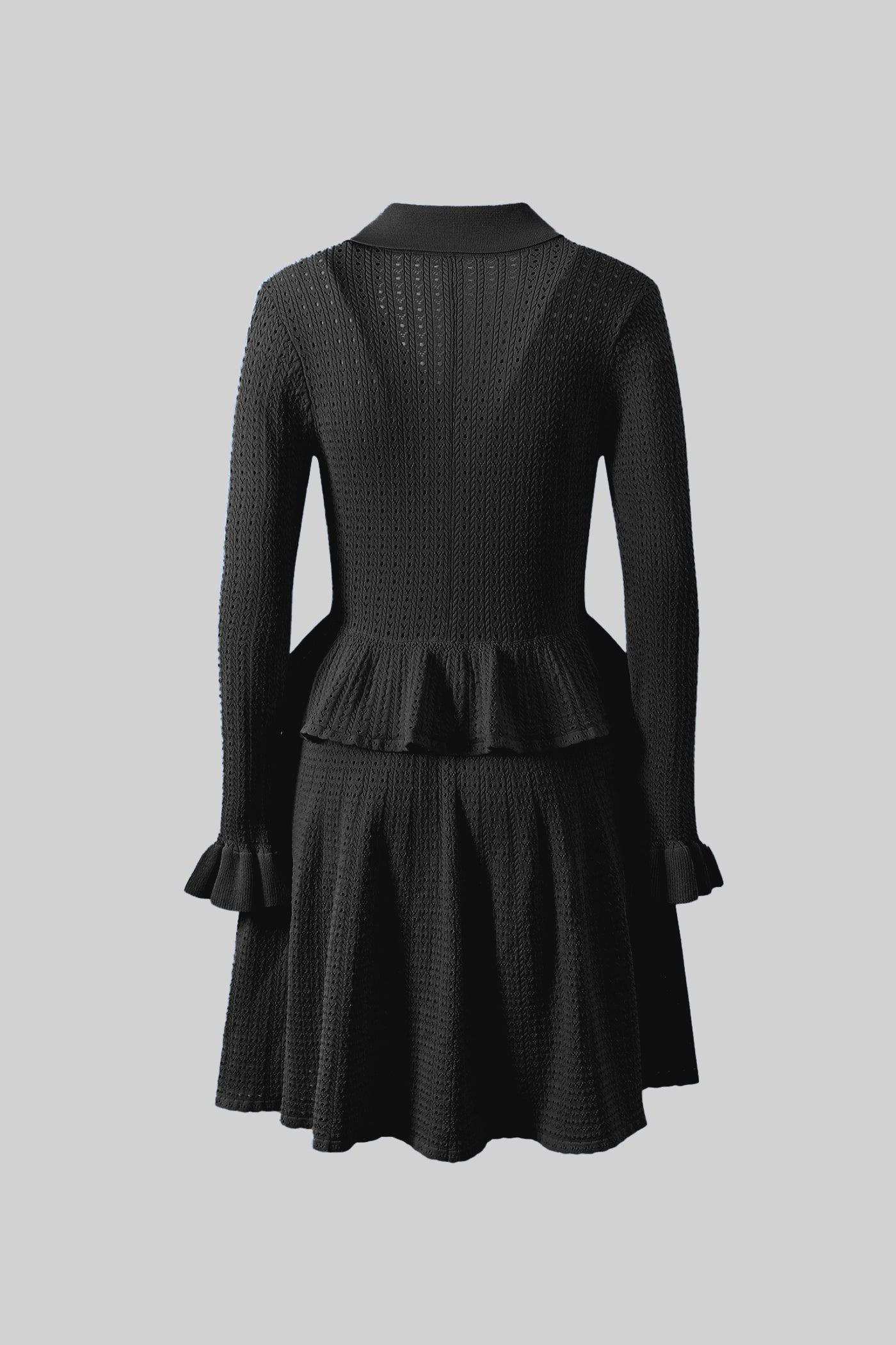 Vestido Mini de Malha com Cintura Peplum e Detalhe em Botão Dourado - Preto
