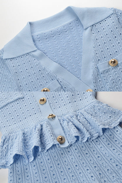 Vestido Mini de Malha com Cintura Peplum e Detalhe em Botão Dourado - Azul Claro