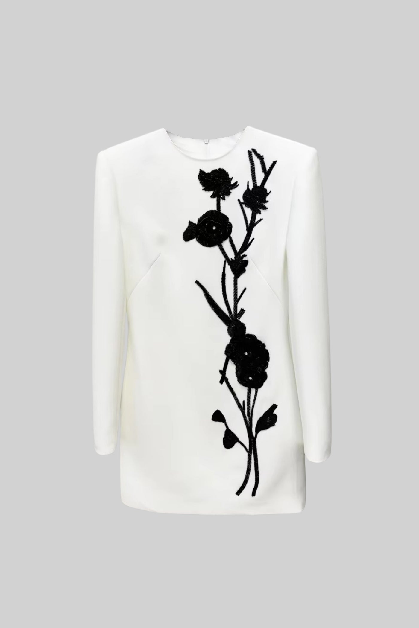 Vestido Mini de Manga Longa com Bordado Floral Contrastante - Branco
