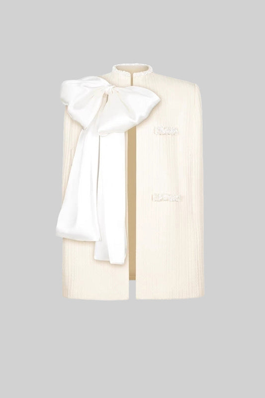 Sobretudo Texturizado Elegante com Detalhe de Laço Branco - Ivoire