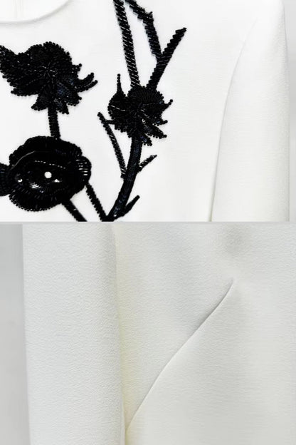 Vestido Mini de Manga Longa com Bordado Floral Contrastante - Branco